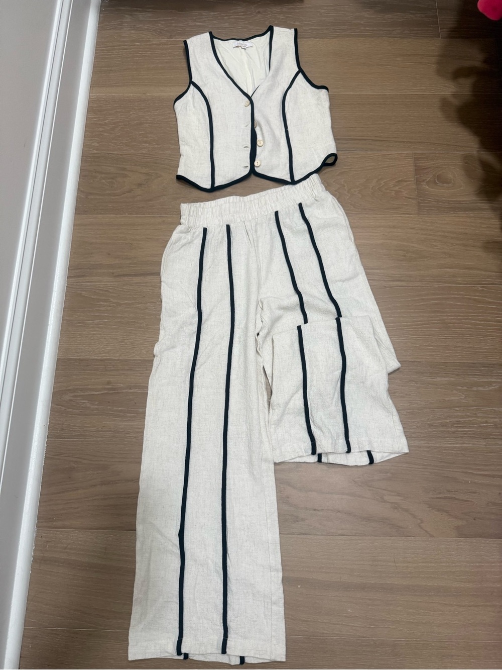 Women’s Cream Two-Piece Wide-Leg Pant & Vest Set